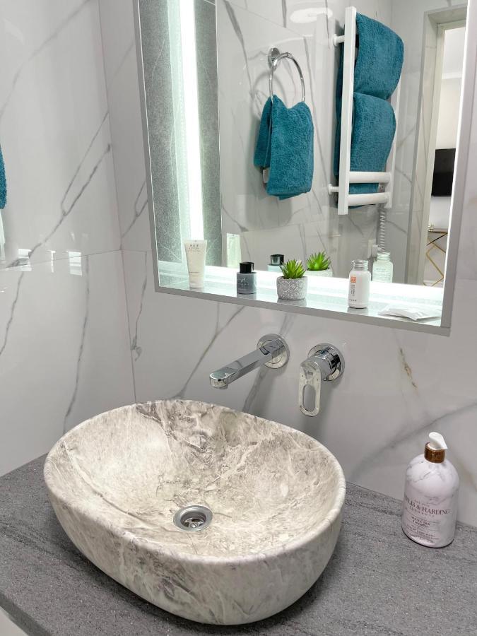 אירפין Luxury Emerald Apartments מראה חיצוני תמונה